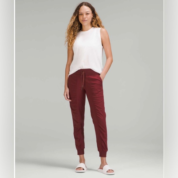 Lululemon Dance Studio Mid-Rise Jogger in Red Merlot Size 12 - Picture 1 of 7